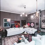 Designed Luxury Loft With Private Exclusive Garden ミラノ